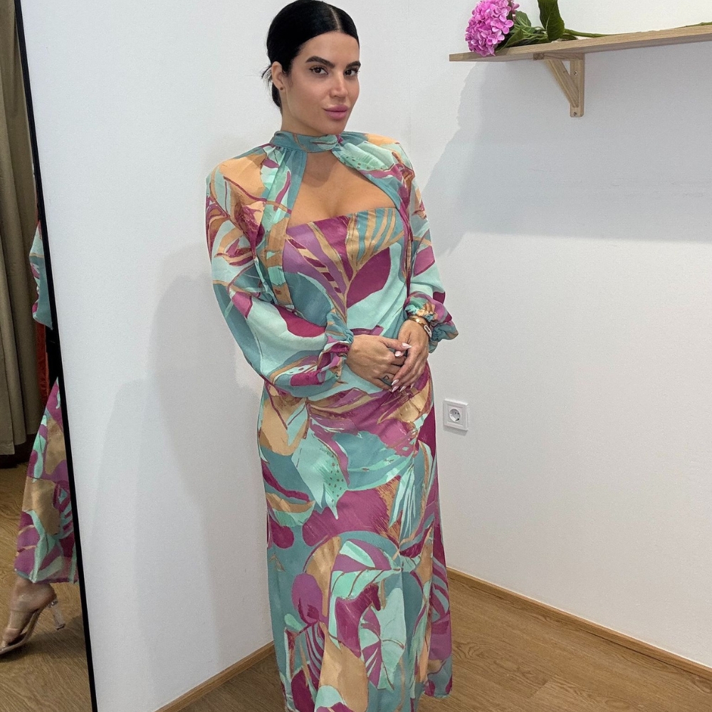 Vestido capa flores con capa