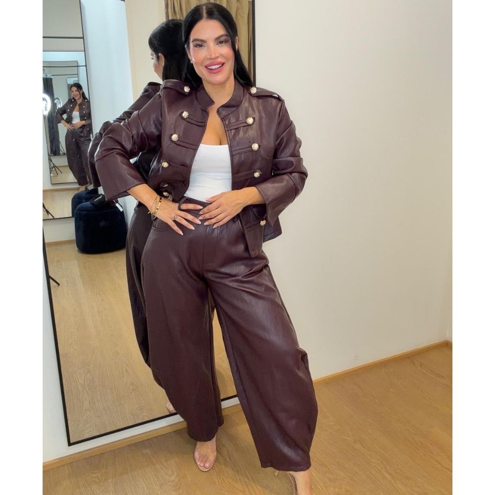 Pantalón cuero burdeos